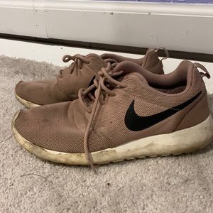 Pink nike roshes